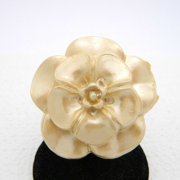 Vintage Light Gold Moonglow Flower Celluloid Pin - Picture 1 of 6